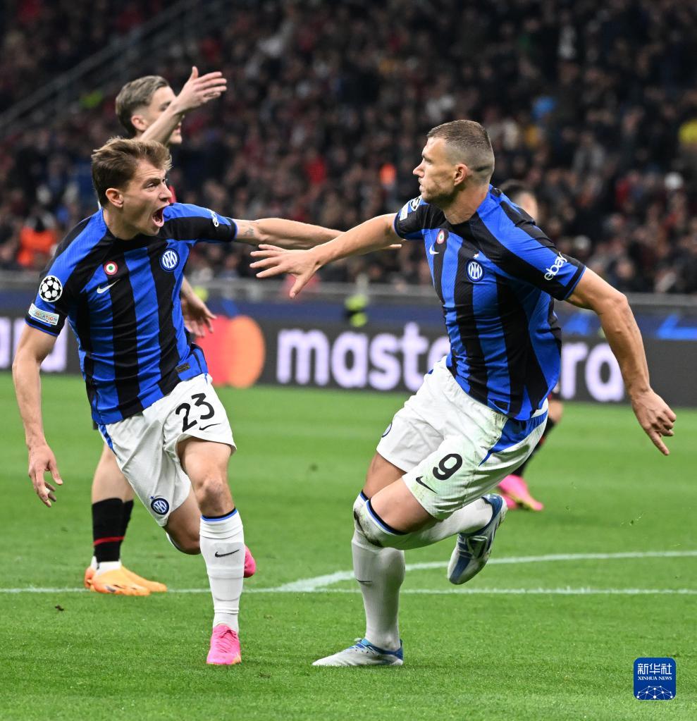 奥尔莫谈俱乐部与西足协争议：没感受到，巴萨总是备受关注（奥尔莫回应俱乐部与西足协风波：本人无感，巴萨常年处于聚光灯下）