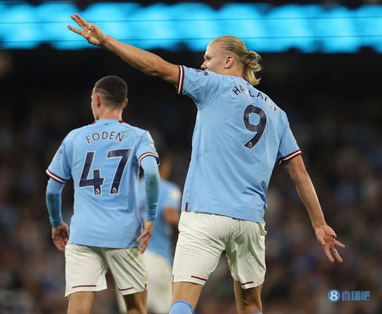 孔帕尼：乌尔比希会成长为非常出色的门将，他经常休息日加练（孔帕尼看好乌尔比希：休息日常主动加练，未来将成出色门将）