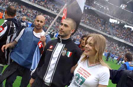 篮球火箭主力球员赛后接受采访（火箭队核心球员赛后接受媒体采访）