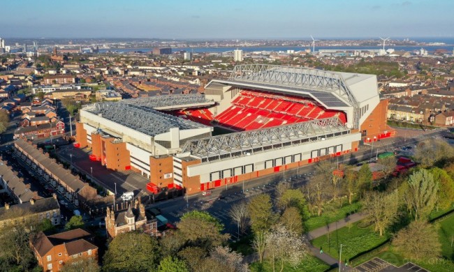 持续稳定！阿森纳大将萨利巴在北伦敦德比中表现出色（稳定如一！阿森纳中卫萨利巴北伦敦德比表现抢眼）