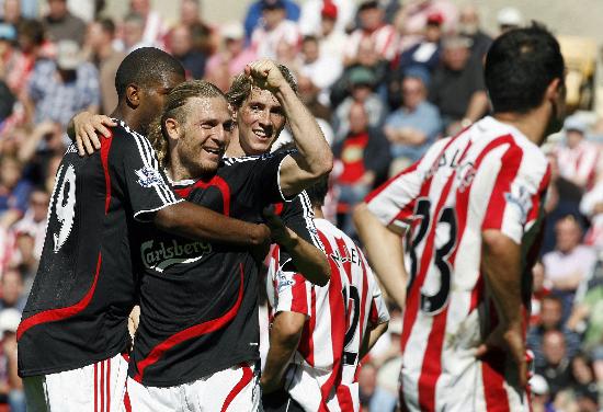 消息人士称，鲁本·阿莫林与曼联在离队问题上存在分歧，同时有欧洲皇室成员对他感兴趣。（知情人士称阿莫林与曼联在离队问题上意见相左，且获欧洲皇室成员青睐）