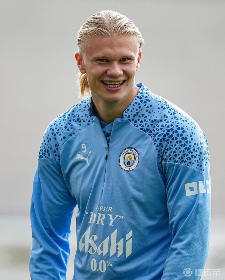 鲁比亚莱斯再谈亲吻门：我不需要向珍妮弗道歉，她当时同意了（鲁比亚莱斯再度谈“亲吻门”：称无需向珍妮弗致歉，表示当时已获对方同意）