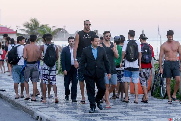 费兰-托雷斯社交媒体发声：忽略噪音，专注于工作（费兰-托雷斯社媒发声：屏蔽杂音，专注本职工作）