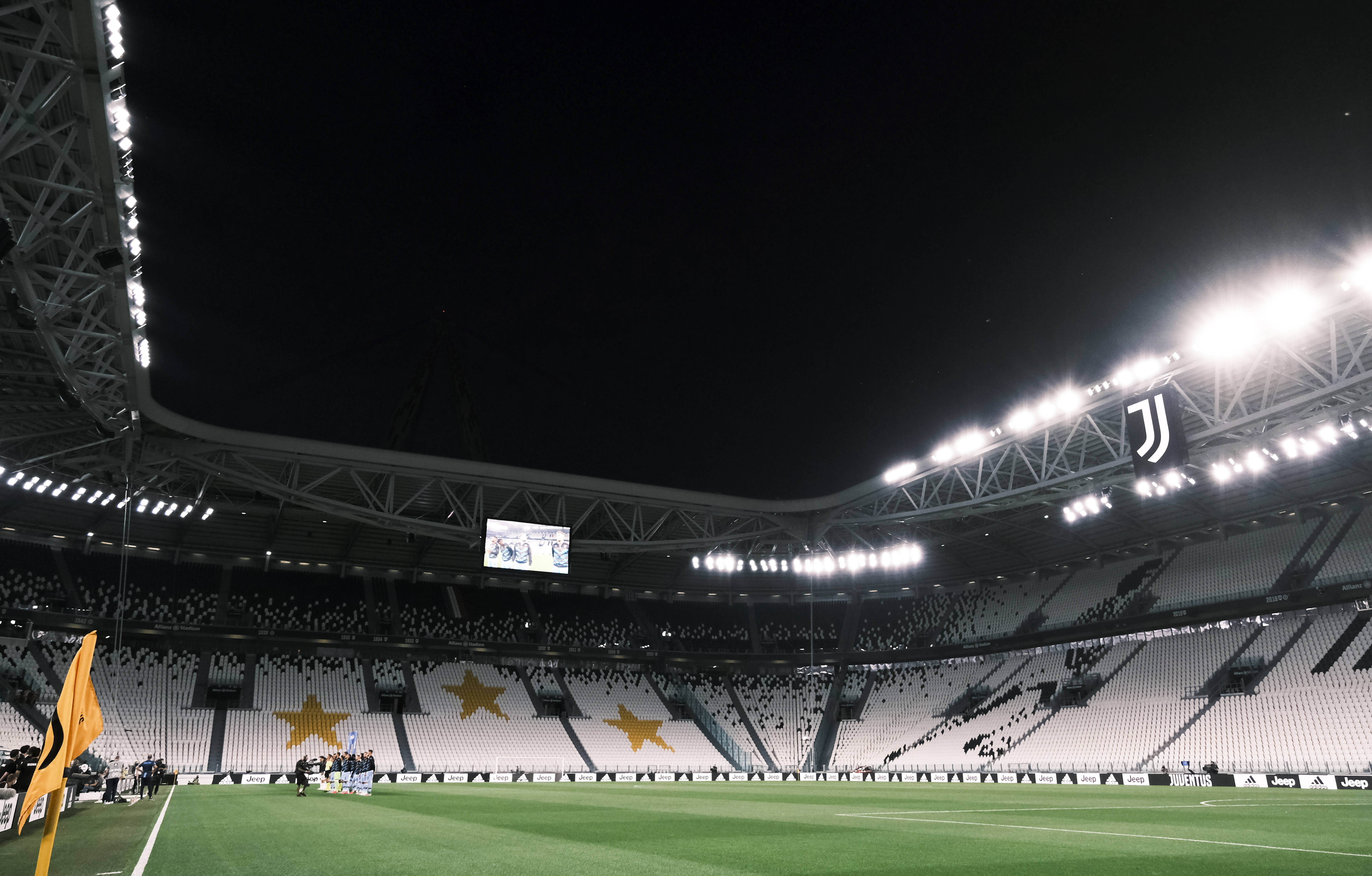 队记：鹈鹕不会草率地接受锡安报价，交易或要等到明年休赛期（随队记者：鹈鹕对锡安报价不急于拍板，交易或将推迟至明年休赛期）