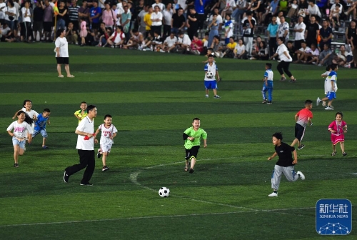 阿坎吉：我认为那根本不是点球，但我们不能给裁判判点的机会（阿坎吉：那球绝非点球，不过我们必须避免给裁判判点的机会）