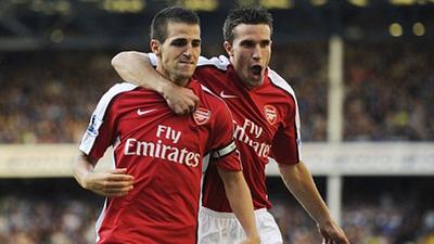 国米4‑0大胜科莫，一举登顶意甲积分榜（国米4球横扫科莫，强势登顶意甲榜首）