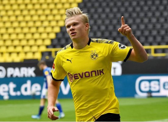 字母哥复出半场砍两双，雄鹿12记三分，半场1分领先（字母哥复出半场两双，雄鹿外线轰进12记三分，半场仅领先1分）