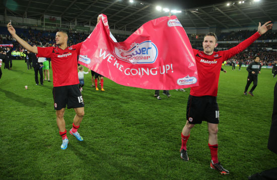 阿奇姆彭遭成都球迷种族歧视，队长王上源发文声援（阿奇姆彭遭遇成都球迷种族歧视，队长王上源发声力挺）