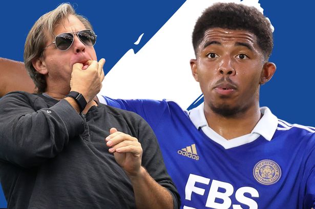 阿莫林抱头无奈！曼联队长补时踢飞空门+2次高射炮 尴尬40射门0球（阿莫林无奈抱头：曼联队长补时空门打飞再轰两脚高射炮，40次射门仍无进球）