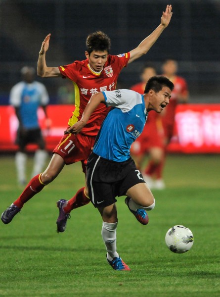 桑德兰冬窗再追贡多齐！已重启转会谈判（桑德兰冬窗再度求购贡多齐，转会谈判重启）