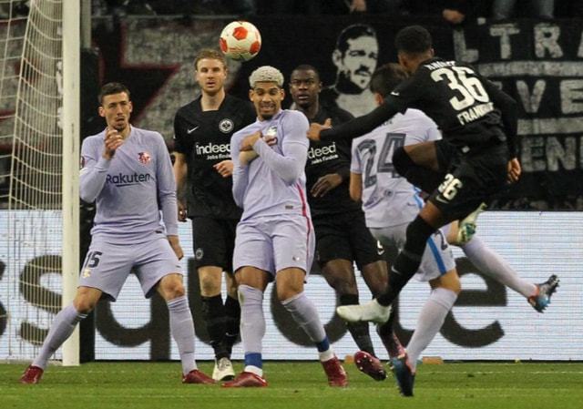 评论丨2025赛季中超联赛落幕：足球的“冷”和群众的“热”（评论丨2025赛季中超收官：场内“冷”，场外“热”）