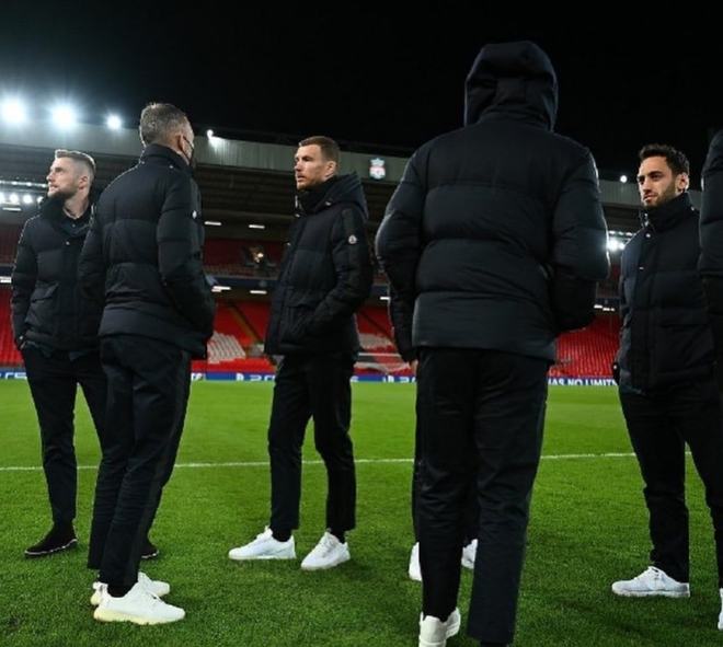 火记：谢泼德已锁定未来首发位置，他让火箭更愿交易未来首轮（火箭记者：谢泼德稳占未来先发席位，球队更愿意打包送出未来首轮）