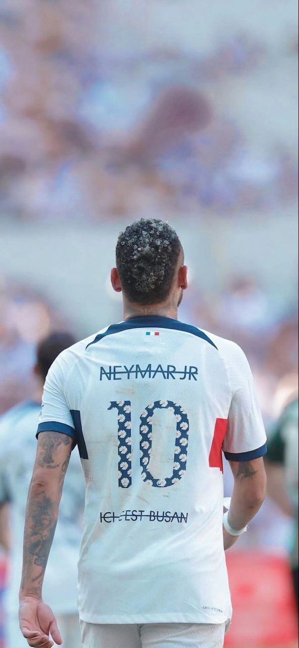 斯基拉：米兰要续约意U17国门隆戈尼，认为其是未来顶级球员（斯基拉：米兰拟与意U17国门隆戈尼续约，视其为未来顶尖门将）