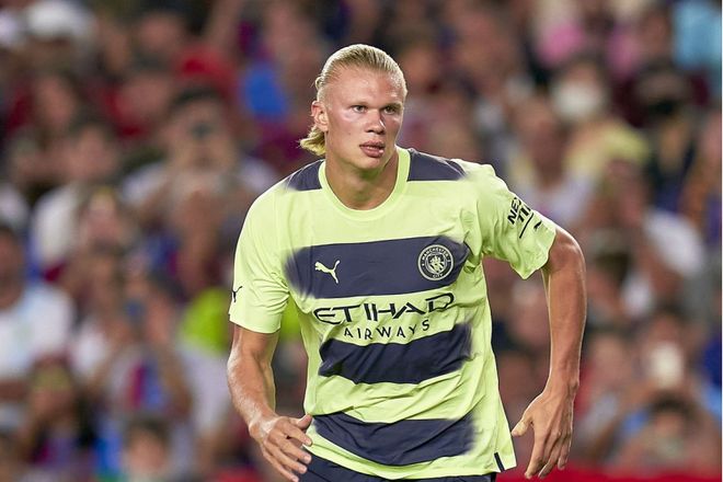 墨尔本胜利主帅：麦克阿瑟拥有双塔，我们必须要限制对手传中（墨尔本胜利主帅：麦克阿瑟双塔威胁大，我们必须压制其传中）