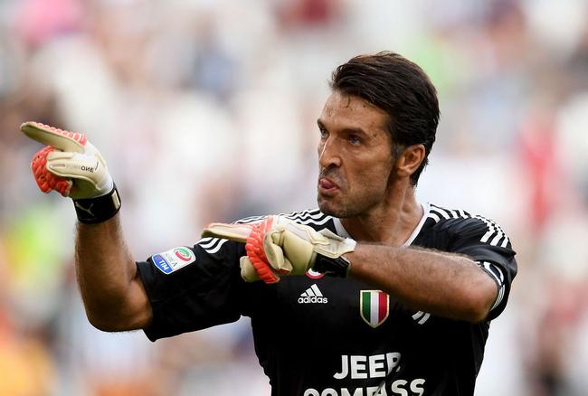 传闻：曼联、罗马和斯图加特也在关注18岁昂热前锋谢里夫（消息称曼联、罗马与斯图加特关注昂热18岁前锋谢里夫）