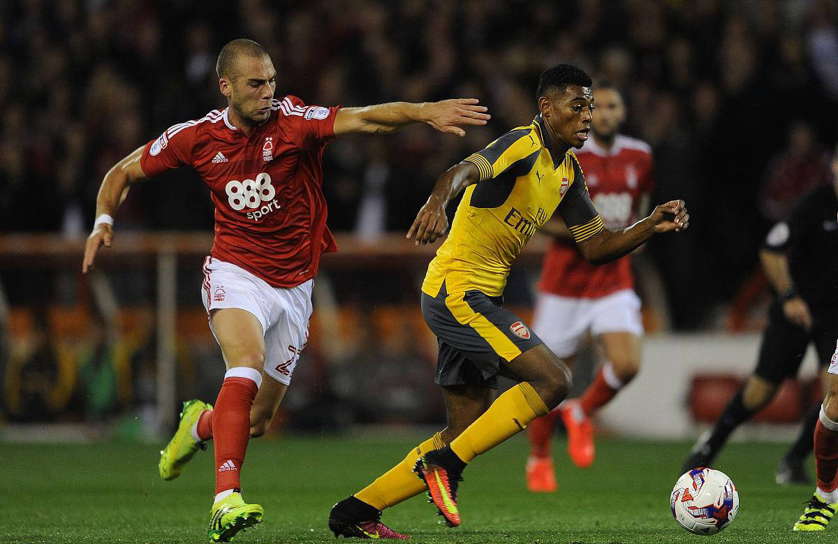 欧冠积分榜分析：小组晋级形势紧张,（欧冠积分盘点：小组出线竞争白热化）